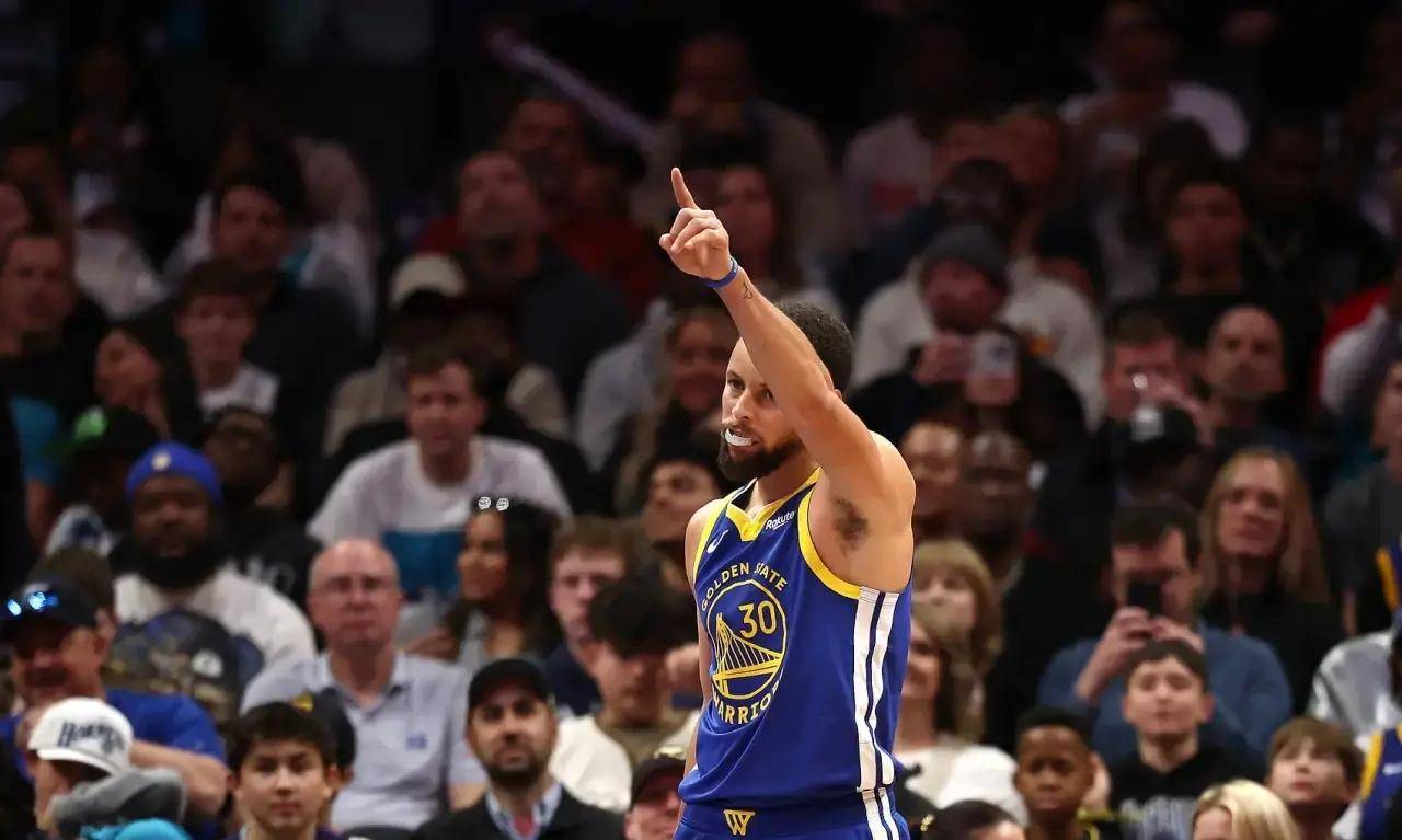 包含勇士再负爵士，库里空砍分被戈贝尔斩杀的词条